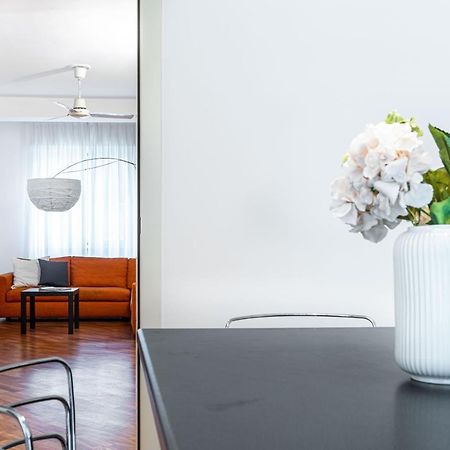 Joivy Lovely And Inviting Flat With Balcony Milán Exterior foto